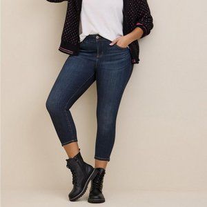 Torrid Plus Size 22 Crop Bombshell Skinny Premium Stretchy High-Rise Jeans